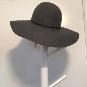 Gray hat